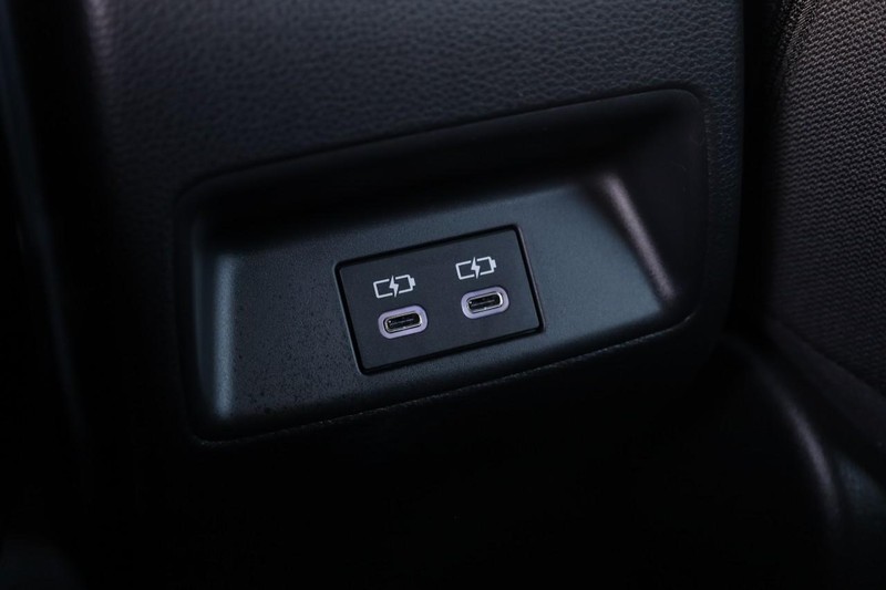 Toyota Corolla Hatchback Vehicle Full-screen Gallery Image 21