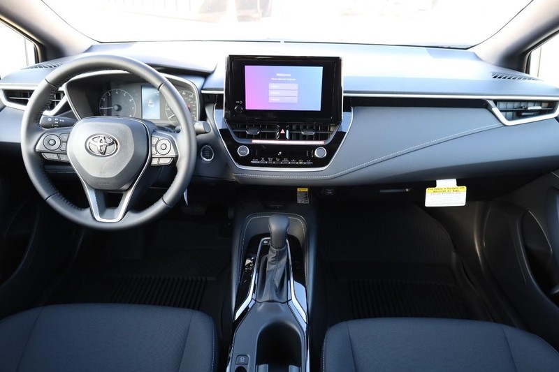 Toyota Corolla Hatchback Vehicle Full-screen Gallery Image 22