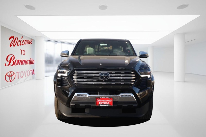 Toyota Tacoma 4WD Vehicle Full-screen Gallery Image 4