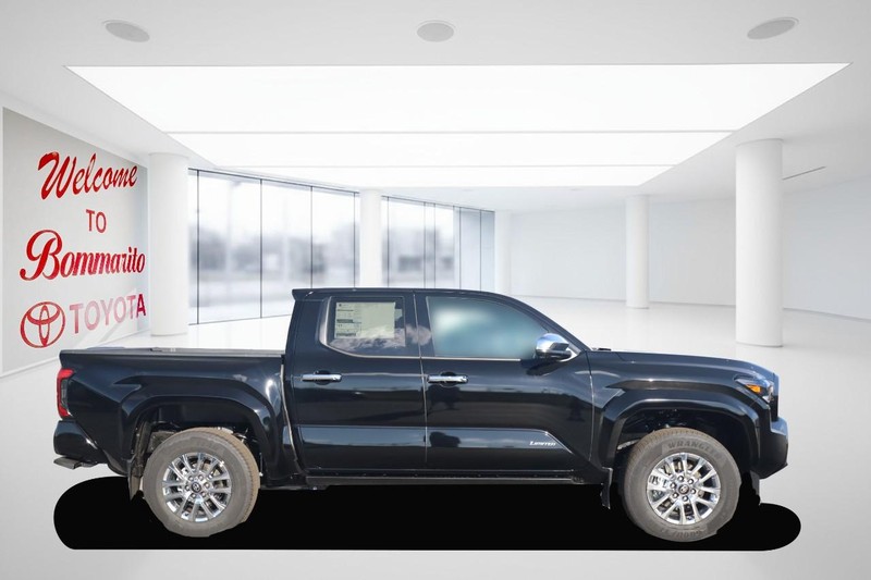 Toyota Tacoma 4WD Vehicle Full-screen Gallery Image 5