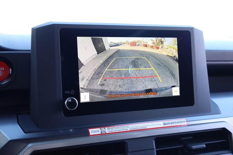 Toyota Tacoma 4WD Vehicle Full-screen Gallery Image 12