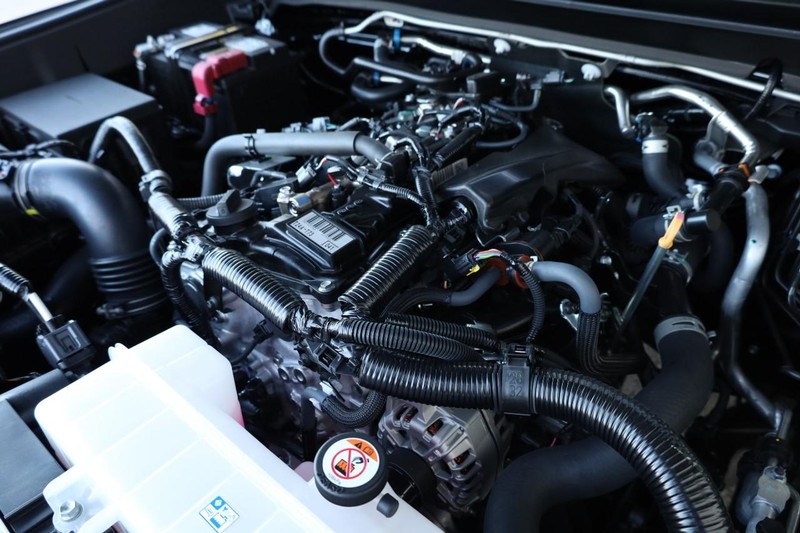 Toyota Tacoma 4WD Vehicle Full-screen Gallery Image 27