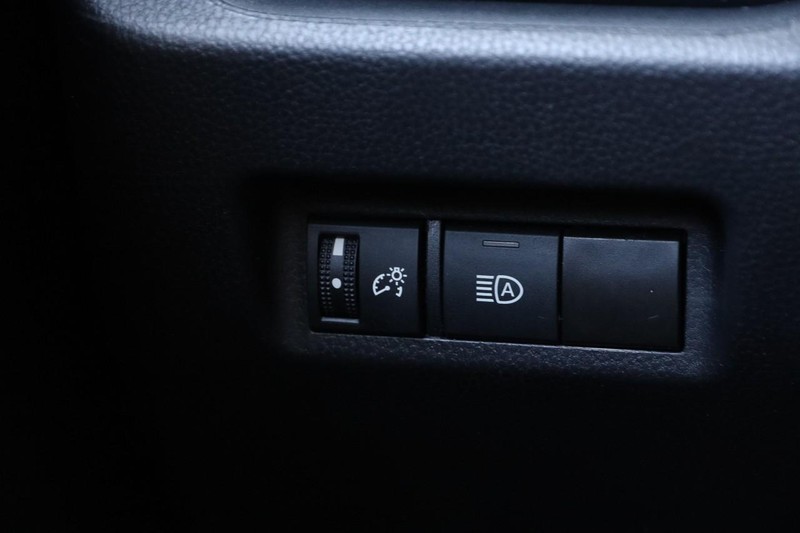 Toyota RAV4 Vehicle Full-screen Gallery Image 18