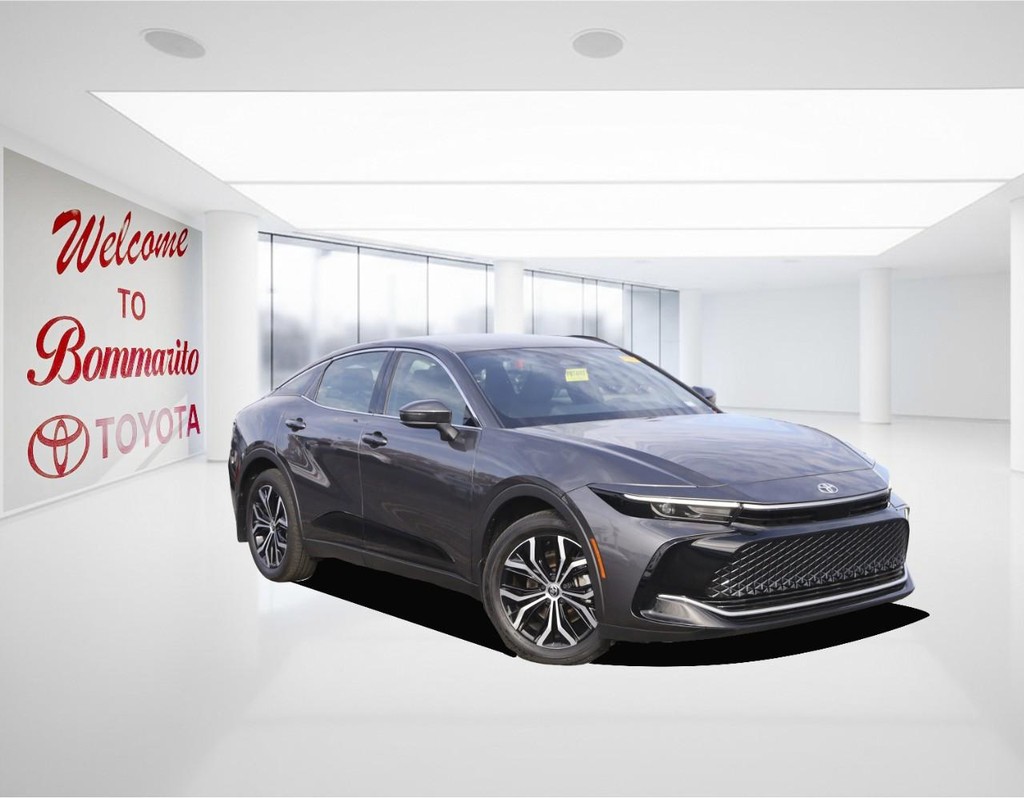 Toyota Crown Vehicle Full-screen Gallery Image 2