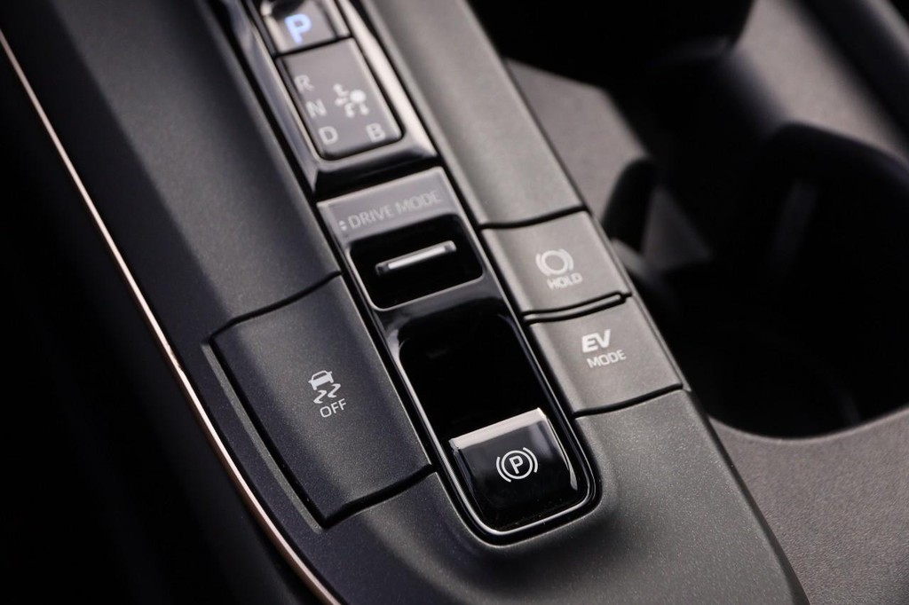 Toyota Crown Vehicle Full-screen Gallery Image 18