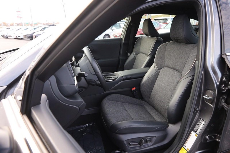 Toyota Crown Vehicle Full-screen Gallery Image 8