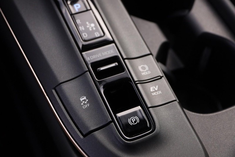 Toyota Crown Vehicle Full-screen Gallery Image 18