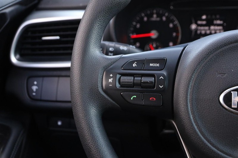 Kia Sorento Vehicle Full-screen Gallery Image 11