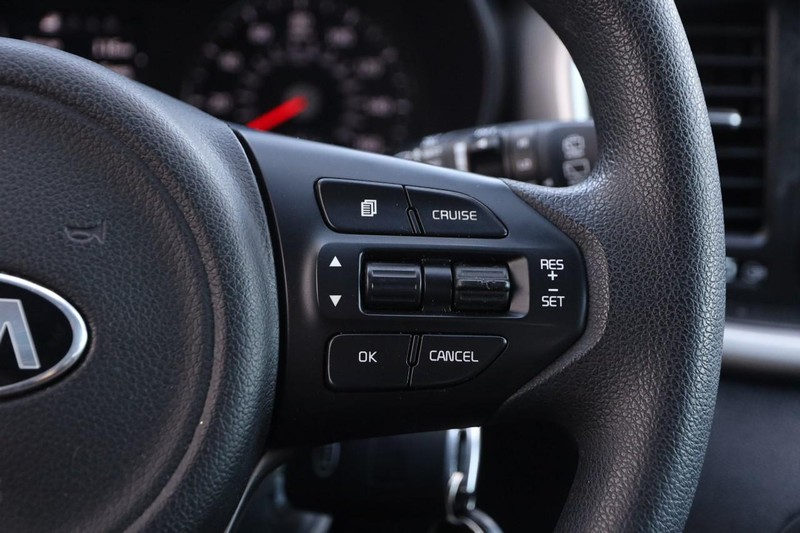 Kia Sorento Vehicle Full-screen Gallery Image 12