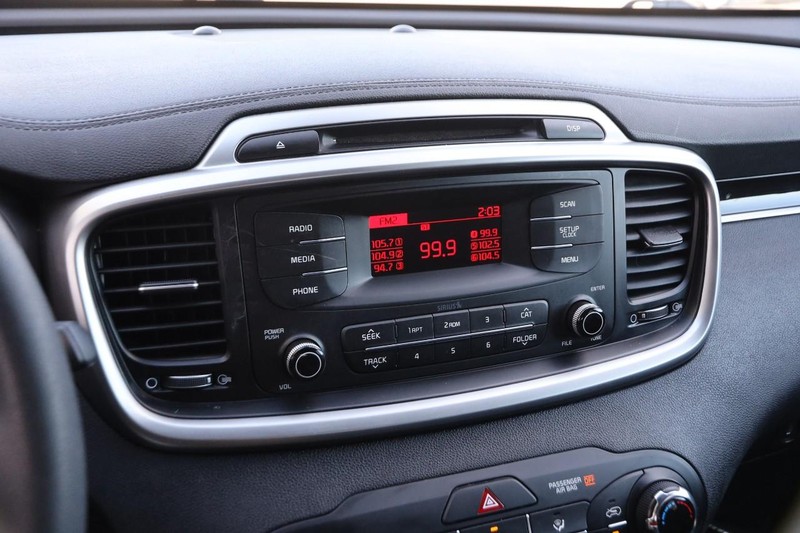 Kia Sorento Vehicle Full-screen Gallery Image 14