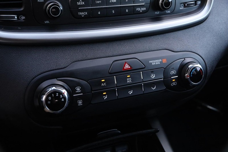 Kia Sorento Vehicle Full-screen Gallery Image 15