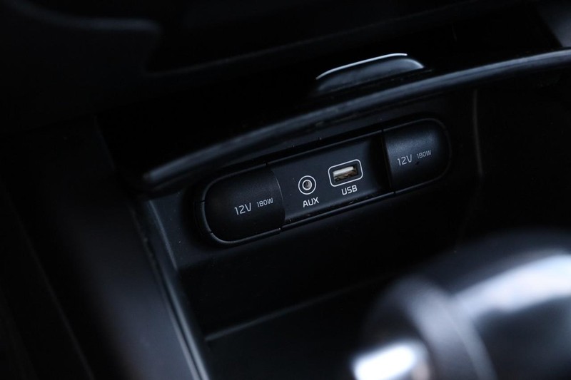 Kia Sorento Vehicle Full-screen Gallery Image 17