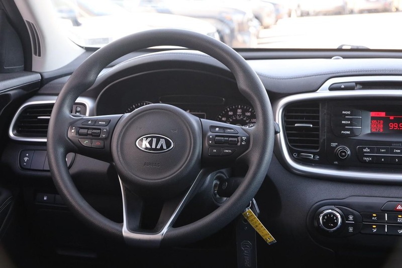 Kia Sorento Vehicle Full-screen Gallery Image 20