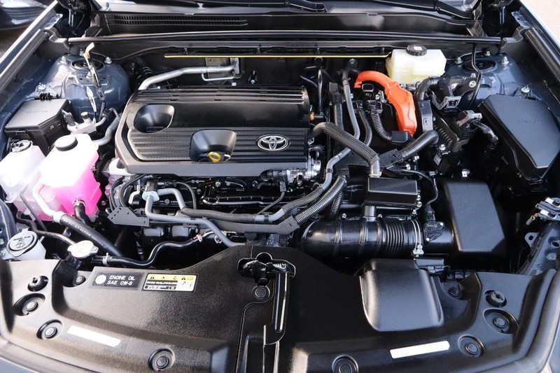 Toyota Crown Signia Vehicle Full-screen Gallery Image 29