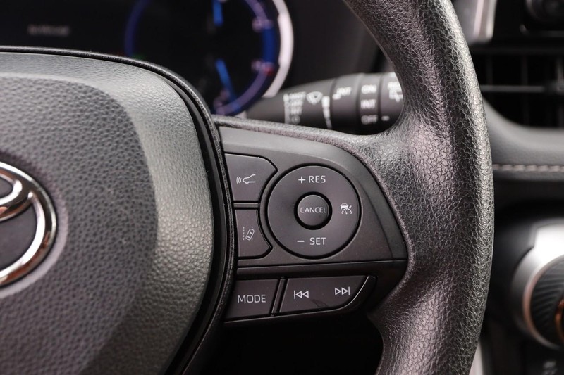 Toyota RAV4 Vehicle Full-screen Gallery Image 12