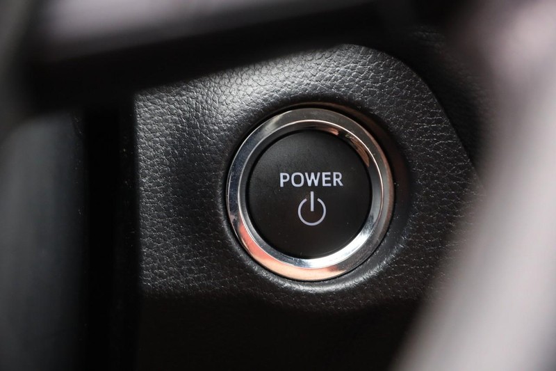 Toyota RAV4 Vehicle Full-screen Gallery Image 14