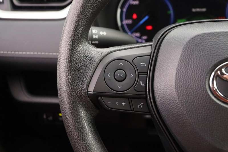 Toyota RAV4 Vehicle Full-screen Gallery Image 11