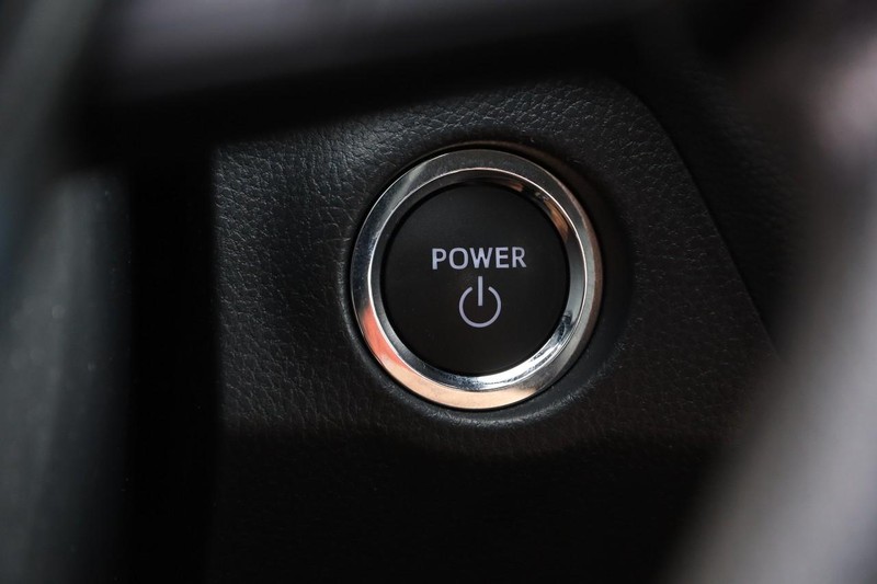 Toyota RAV4 Vehicle Full-screen Gallery Image 14