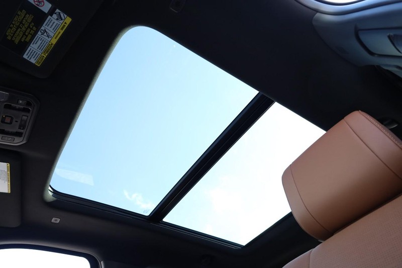 Toyota Tundra 4WD Vehicle Full-screen Gallery Image 9