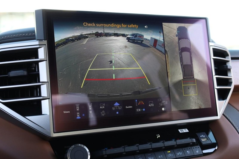 Toyota Tundra 4WD Vehicle Full-screen Gallery Image 14