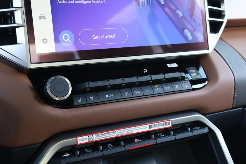 Toyota Tundra 4WD Vehicle Full-screen Gallery Image 15