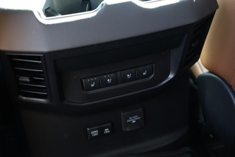 Toyota Tundra 4WD Vehicle Full-screen Gallery Image 24