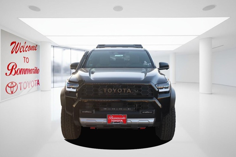 Toyota 4Runner Vehicle Full-screen Gallery Image 4