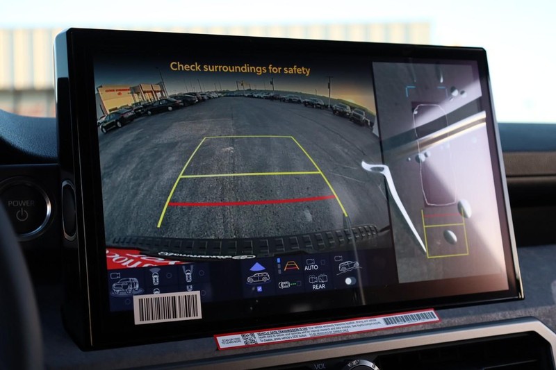 Toyota 4Runner Vehicle Full-screen Gallery Image 12