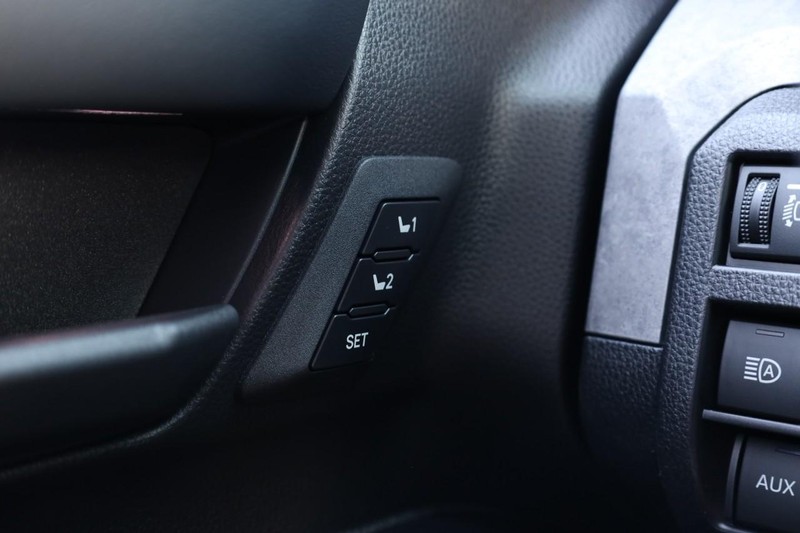 Toyota 4Runner Vehicle Full-screen Gallery Image 20