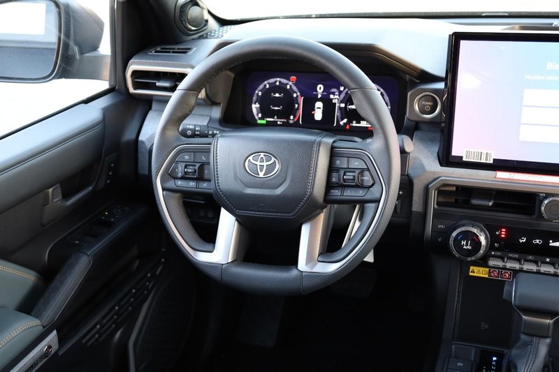 Toyota 4Runner Vehicle Full-screen Gallery Image 25