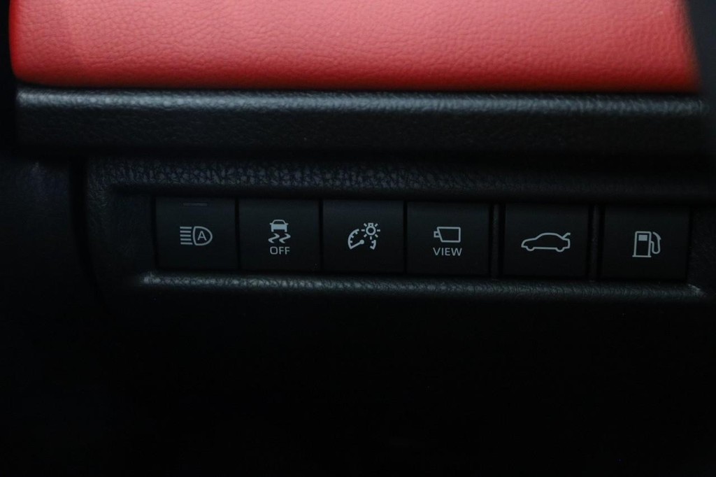 Toyota Camry Vehicle Full-screen Gallery Image 20