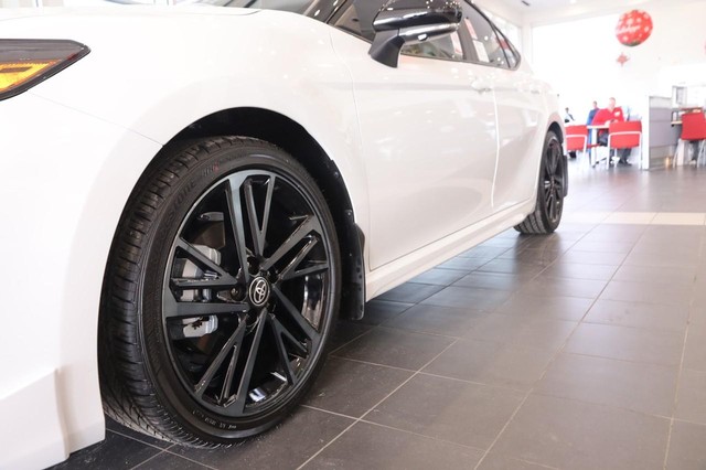 Toyota Camry Vehicle Image 03