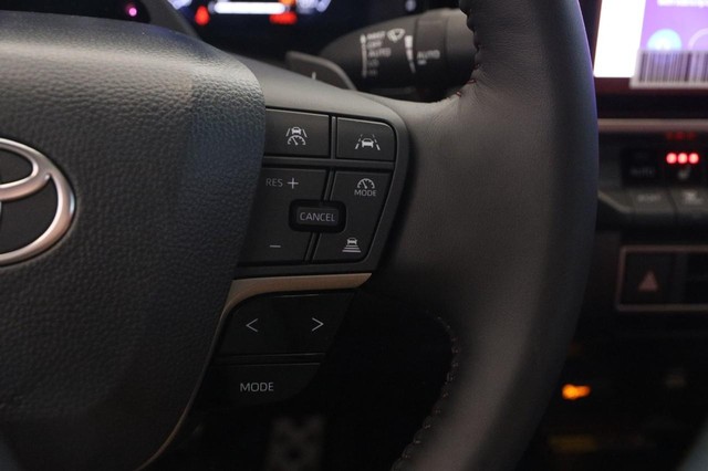 Toyota Camry Vehicle Image 13