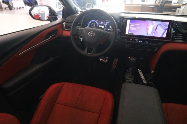 Toyota Camry Vehicle Image 22