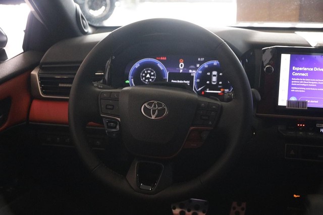 Toyota Camry Vehicle Image 23