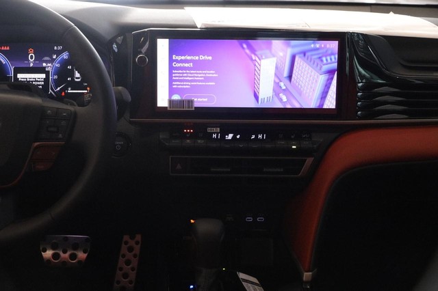 Toyota Camry Vehicle Image 24