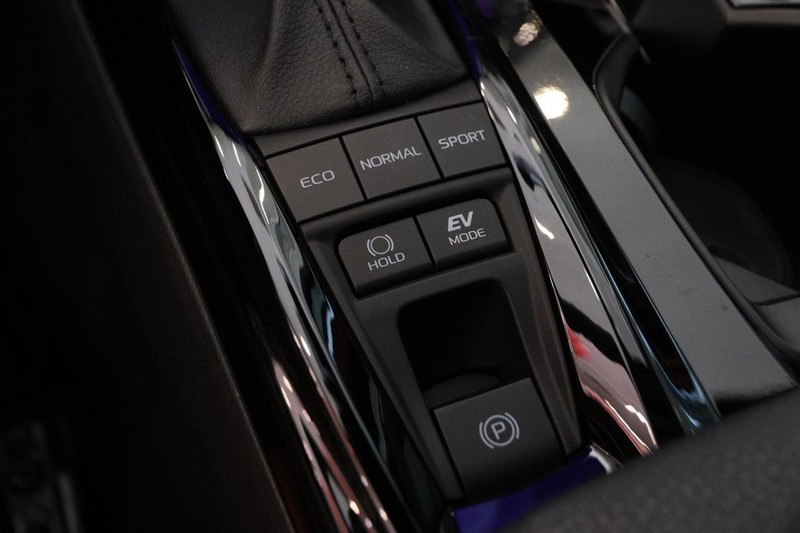 Toyota Camry Vehicle Full-screen Gallery Image 19