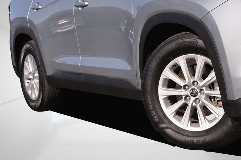 Toyota Grand Highlander Vehicle Full-screen Gallery Image 3