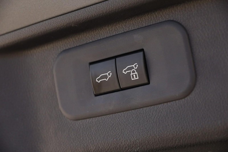 Toyota Grand Highlander Vehicle Full-screen Gallery Image 8