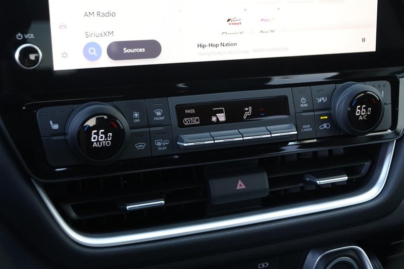 Toyota Grand Highlander Vehicle Full-screen Gallery Image 19