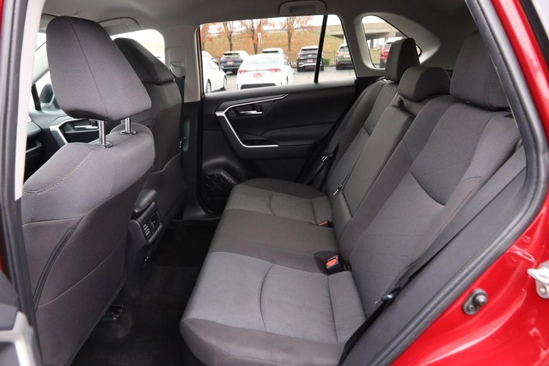 Toyota RAV4 Vehicle Image 10