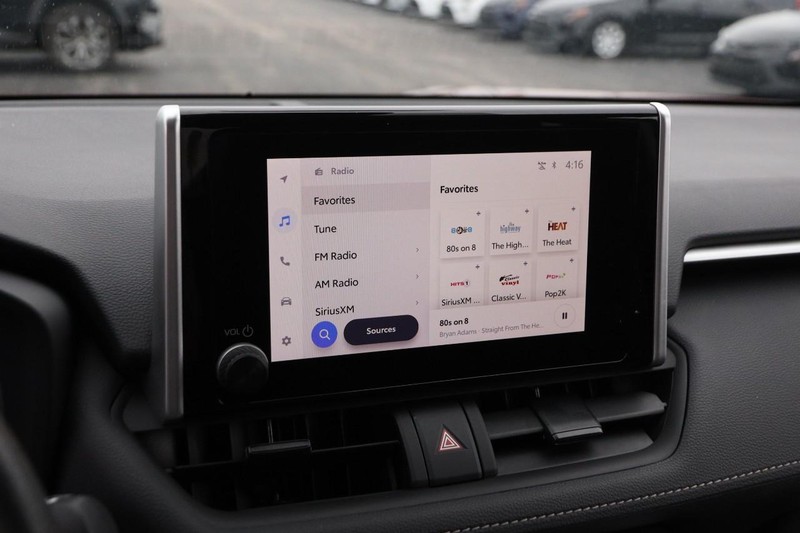 Toyota RAV4 Vehicle Image 16