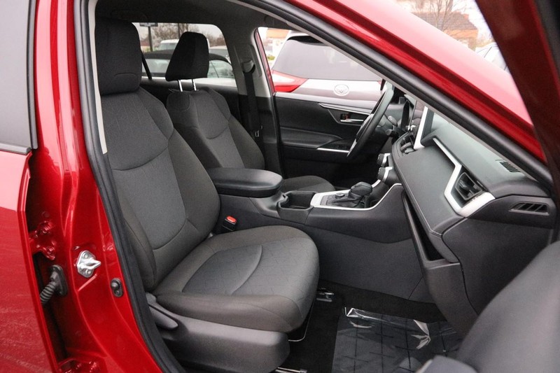 Toyota RAV4 Vehicle Image 26