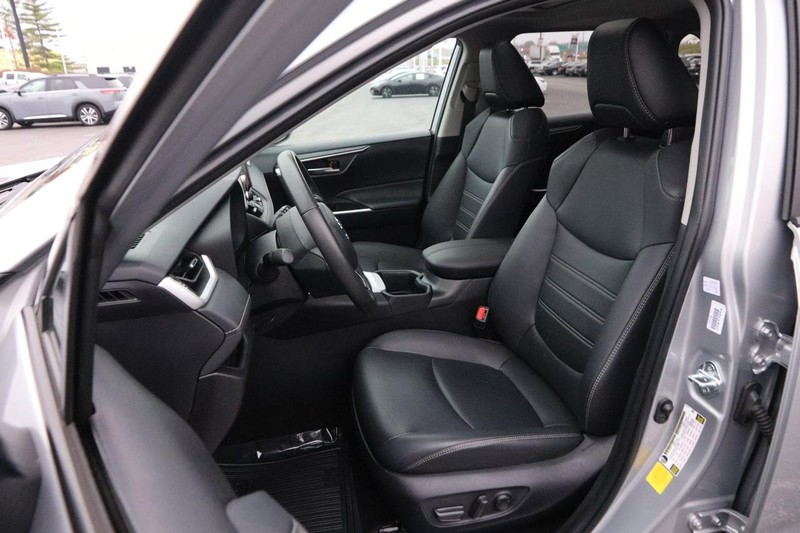 Toyota RAV4 Vehicle Image 10