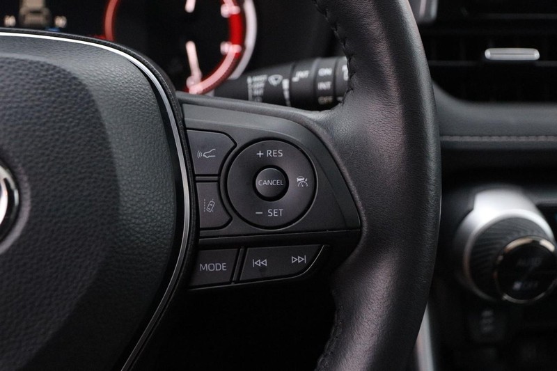 Toyota RAV4 Vehicle Image 14