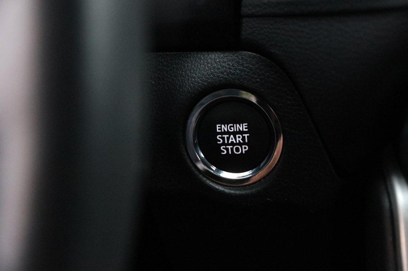 Toyota RAV4 Vehicle Image 16