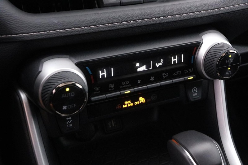 Toyota RAV4 Vehicle Image 19