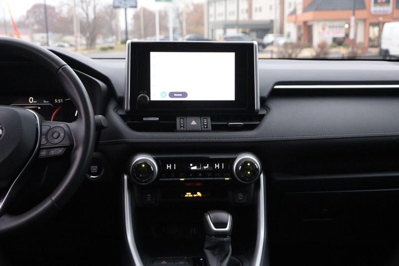 Toyota RAV4 Vehicle Image 25