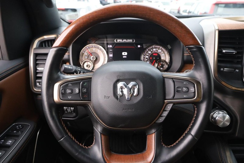 Ram 1500 Vehicle Full-screen Gallery Image 9