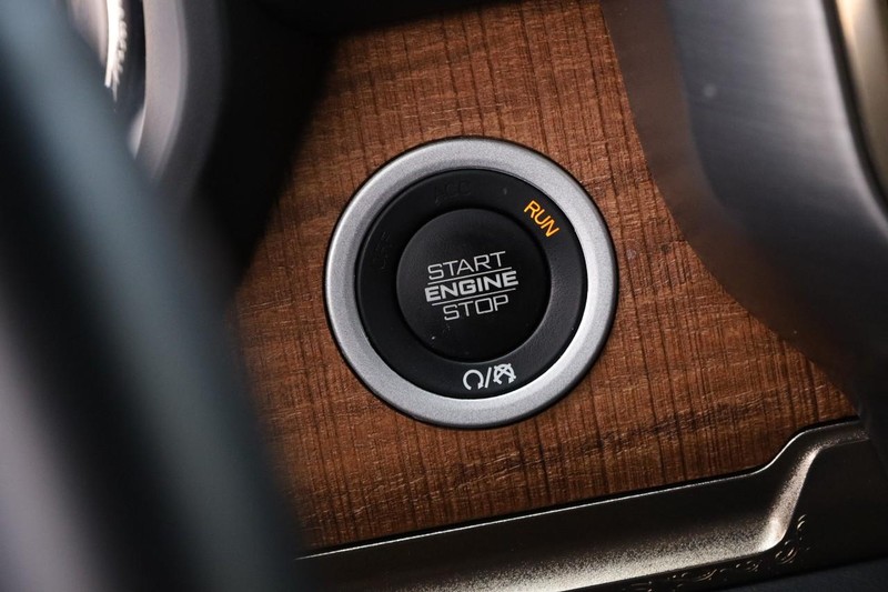 Ram 1500 Vehicle Full-screen Gallery Image 13